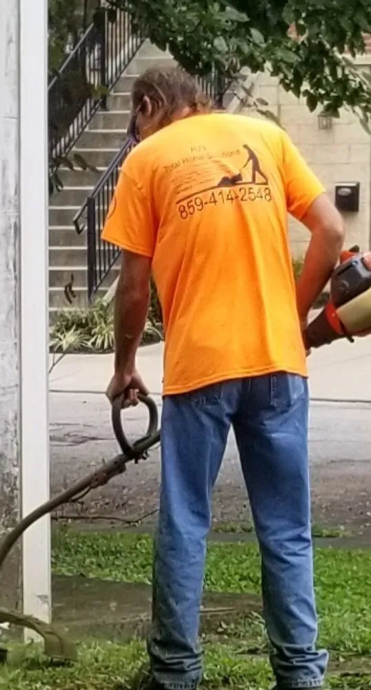 Top-rated outdoor landscaping in Dayton, KY - RJ Lawns