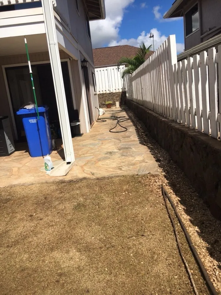 Professional yard cleanup service in Honolulu, HI - R&J Yard and Maintenance Service