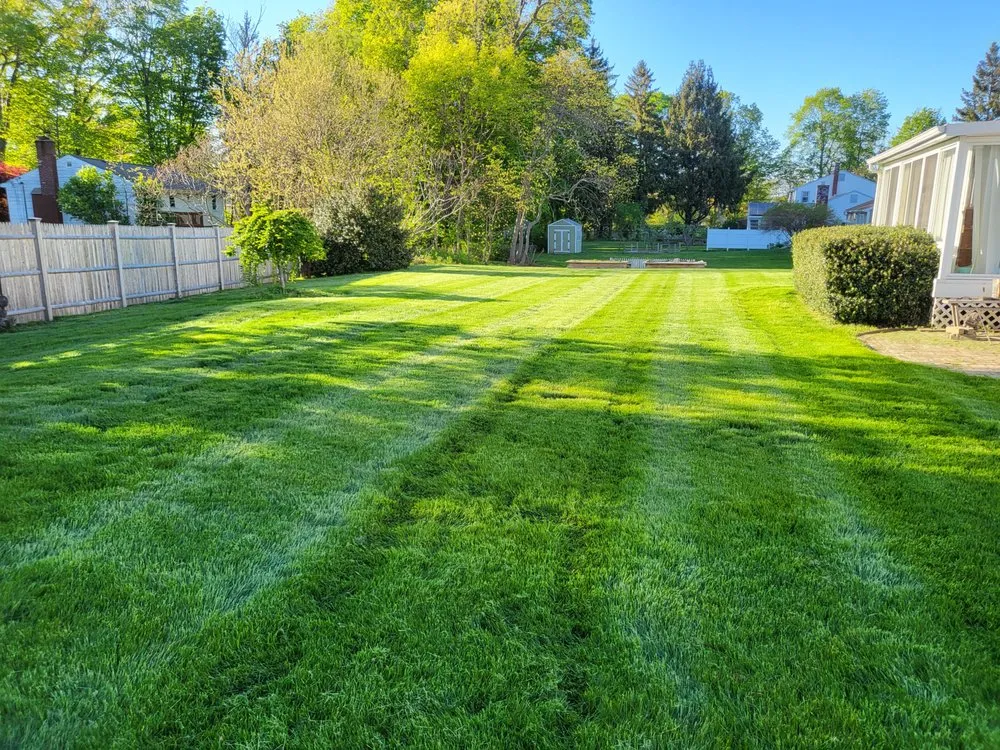 Custom lawn care service experts serving Middletown, CT - RJR Landscaping