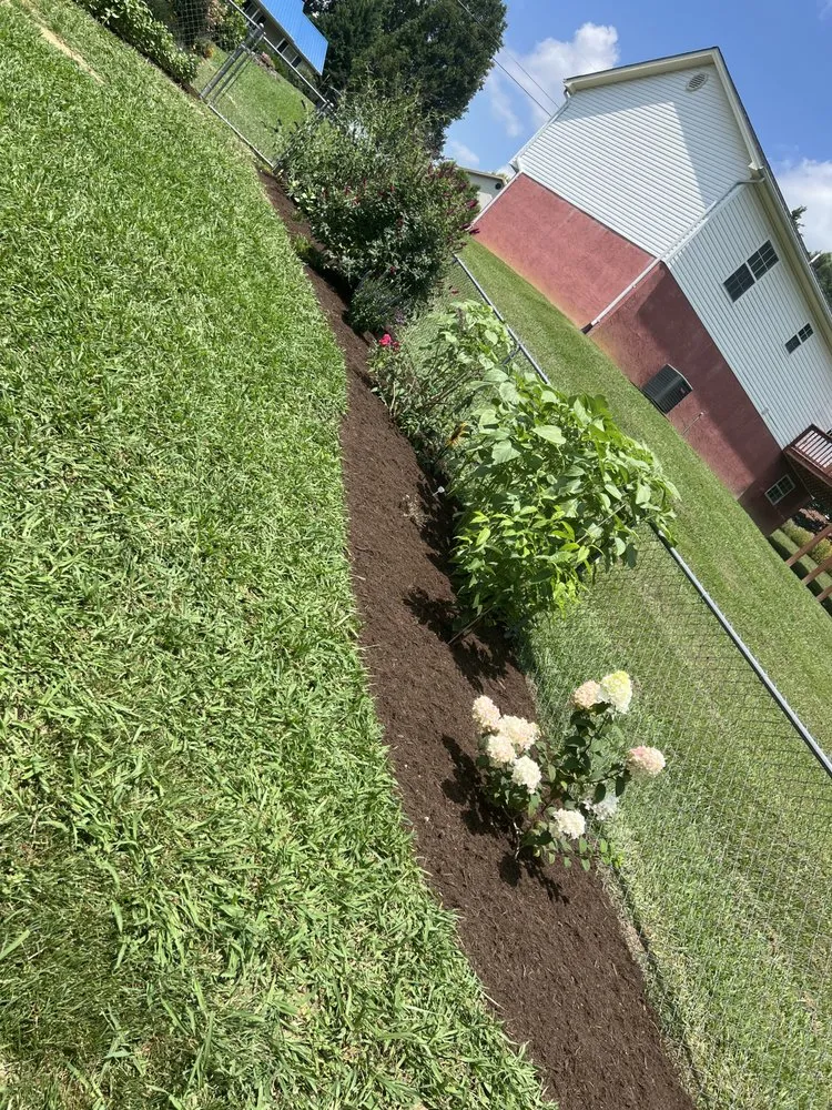 Professional outdoor landscaping in Johnson City, TN by RJS Landscaping