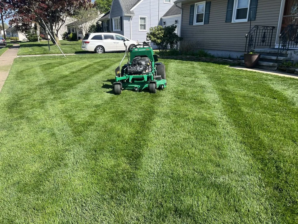 Reliable yard cleanup service near you in Mercerville, NJ by RJ’s Lawn & Landscape