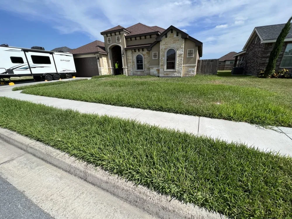 Trusted garden landscaping near you in Harlingen, TX by RJ’s Lawn Service