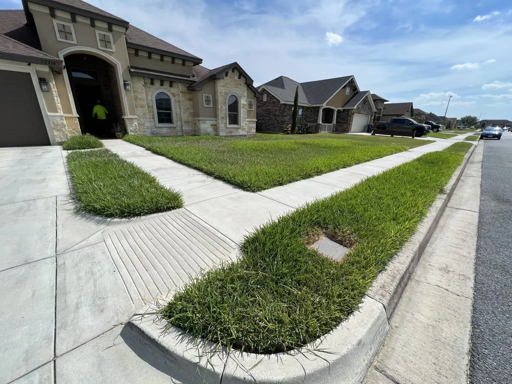 Custom yard maintenance in Harlingen, TX - RJ’s Lawn Service