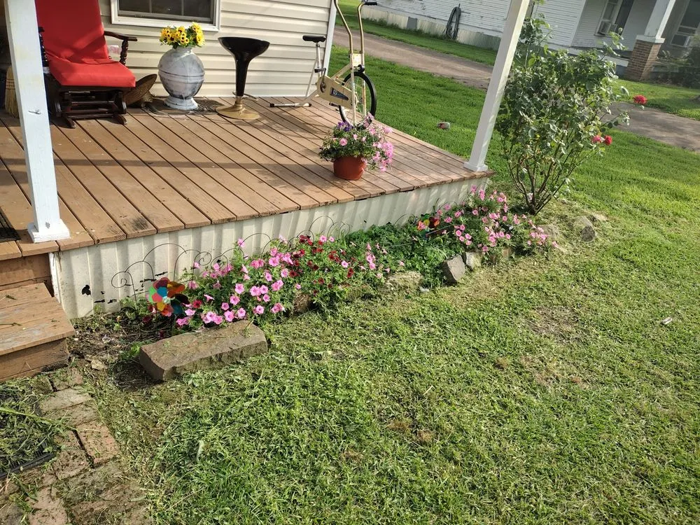 Affordable lawn mowing service in Clarksville, TX - RJT Landscaping Services