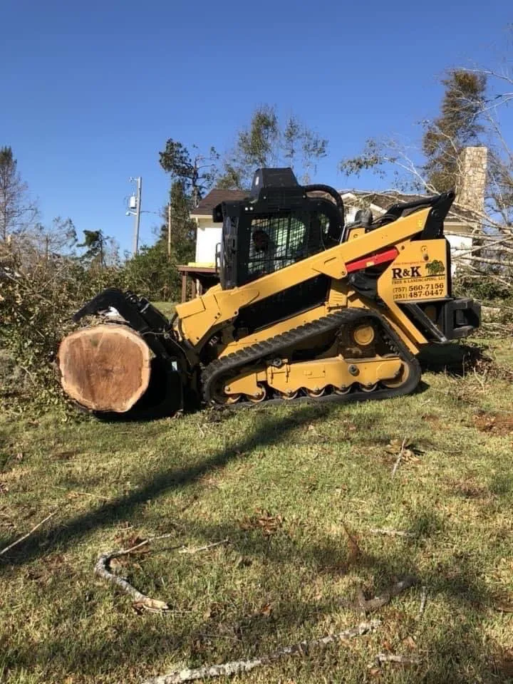 Trusted lawn mowing service in Loxley, AL - R&K Tree & Landscaping