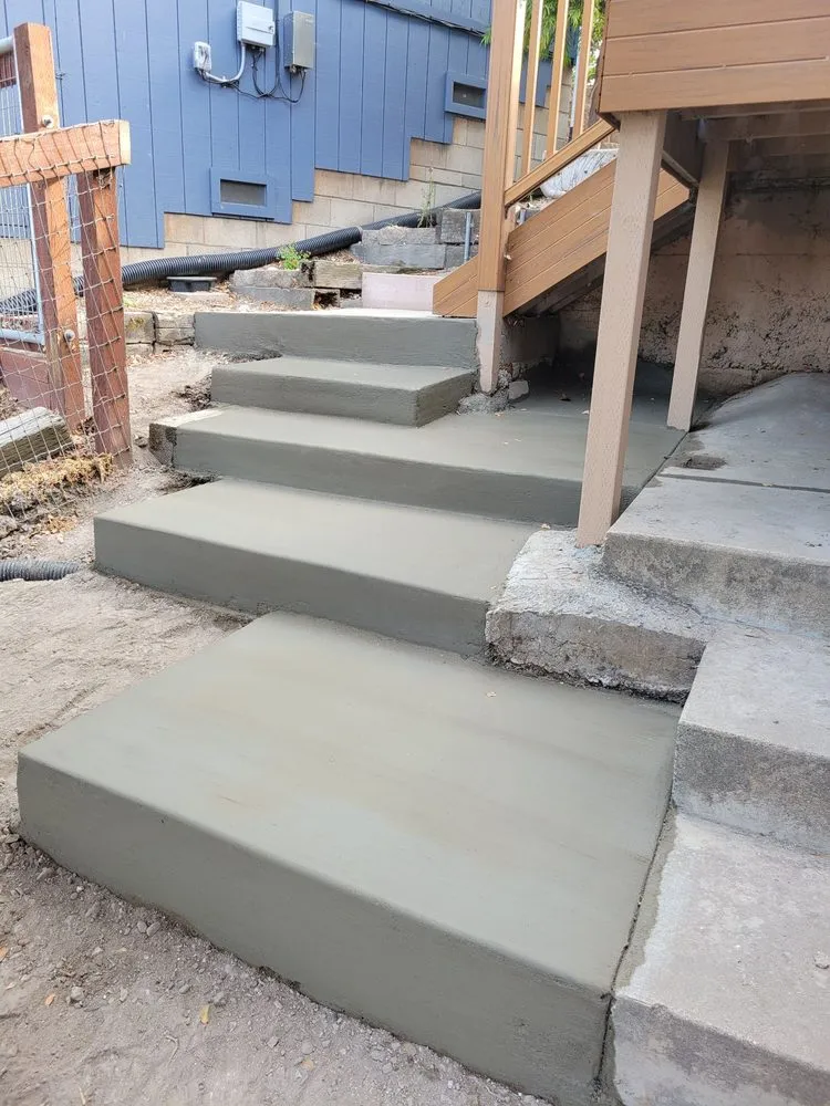 Professional landscaping services experts serving Santa Maria, CA - RL Construction