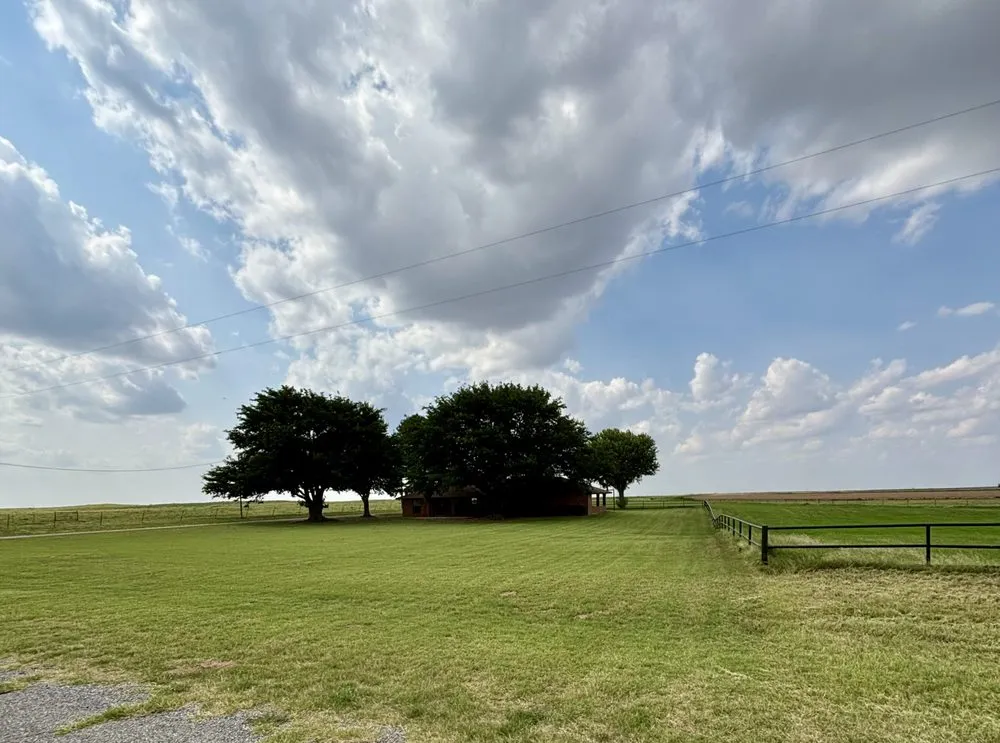 Local yard maintenance for outdoor upgrades across Burkburnett, TX - R&L Cut Above the Rest