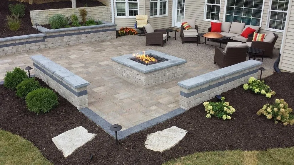 Professional garden landscaping for residential properties in Hanover Park, IL by R&L Deluxe Landscaping Services