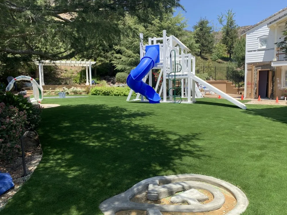 Trusted lawn care service in Canoga Park, CA - R&L Landscape