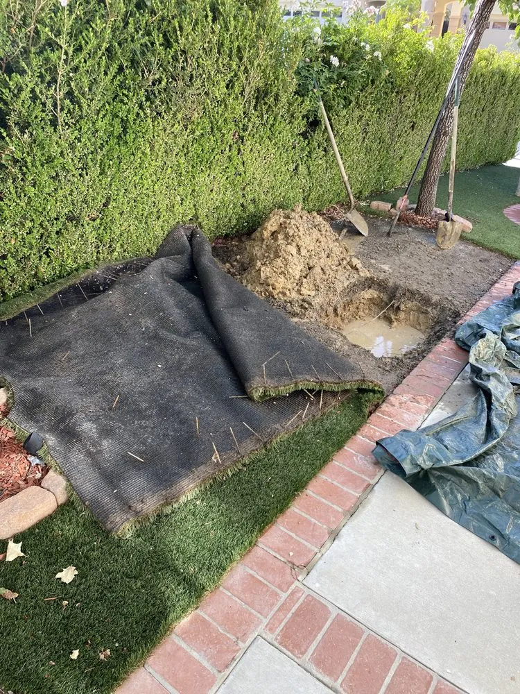 Reliable lawn mowing service in Canoga Park, CA - R&L Landscape