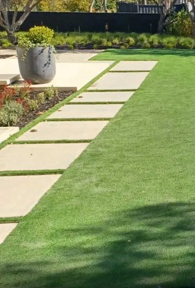 Top-rated lawn mowing service in Redwood City, CA - RL Landscape