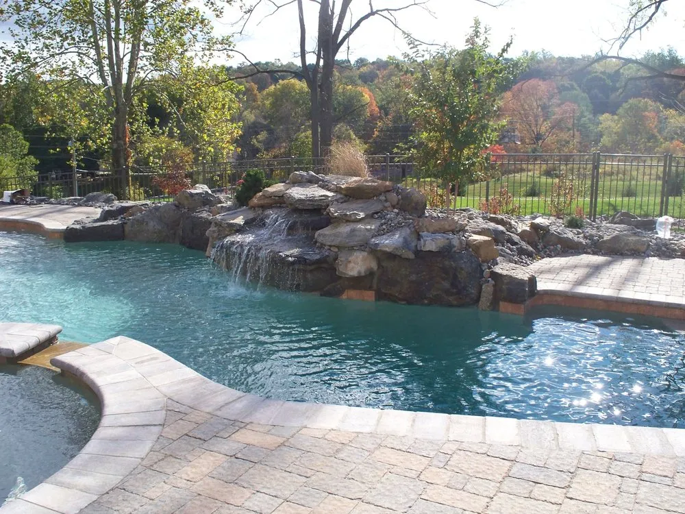 Top-rated lawn care service in Macungie, PA by RL Landscaping and Design