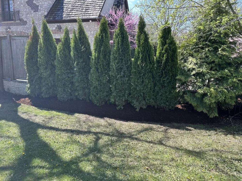 Custom outdoor landscaping experts serving Naperville, IL - R&L Landscaping Corporation