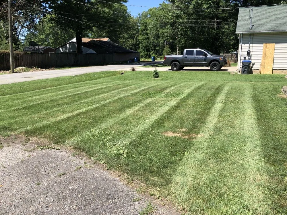 Custom lawn care service near you in Louisville, KY by R&L Lawn and Landscape