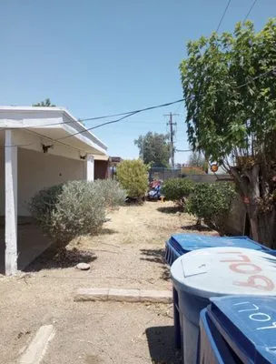 R&L Lawn and Maintenance Logo