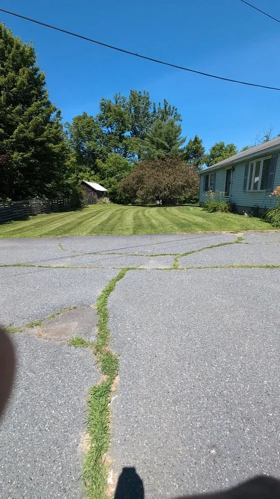 Top-rated lawn care service in White River Junction, VT - RL Property Service