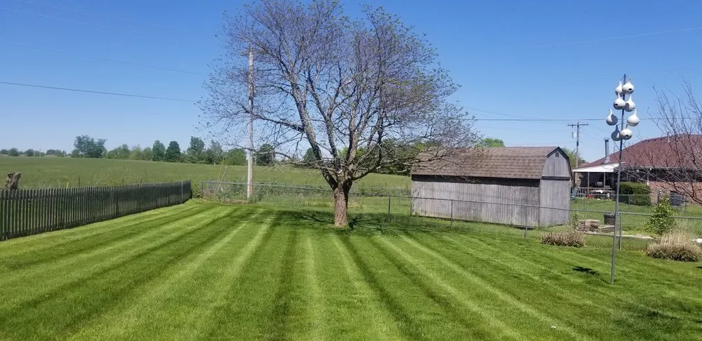 Trusted lawn mowing service in Republic, MO - Rlawrence Lawncare