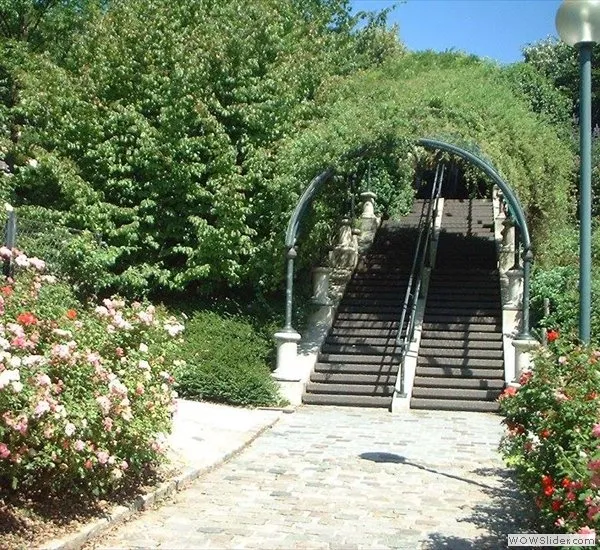 Local garden landscaping for homes in Lynn, MA by RLD Landscaping & Construction