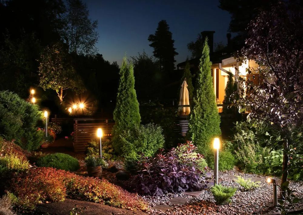 Custom yard cleanup service for year-round maintenance in Hackensack, NJ by RLD Landscaping Bergen County