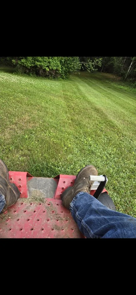 Local yard cleanup service for year-round maintenance across Grafton, NH - RLG Property Services