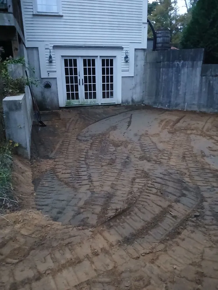 Professional garden landscaping in Brimfield, MA by RLH Enterprises