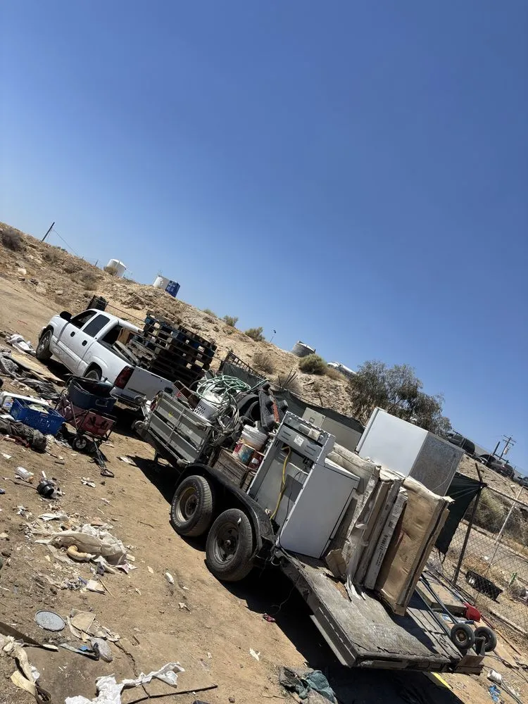 Affordable yard cleanup service experts serving Bakersfield, CA - R&M Gardening, Hauling & Landscaping