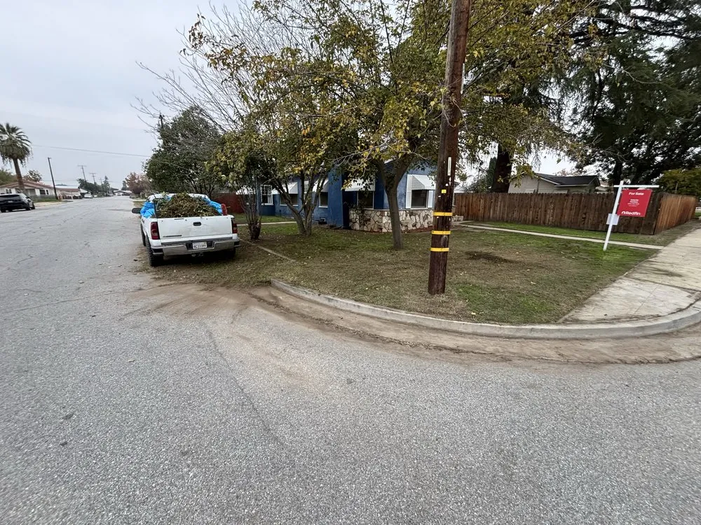 Affordable lawn care service for homes across Bakersfield, CA - R&M Gardening, Hauling & Landscaping