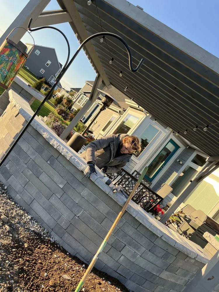 Custom landscaping services in Milwaukee, WI by R&M Hardscape Designs & Lighting