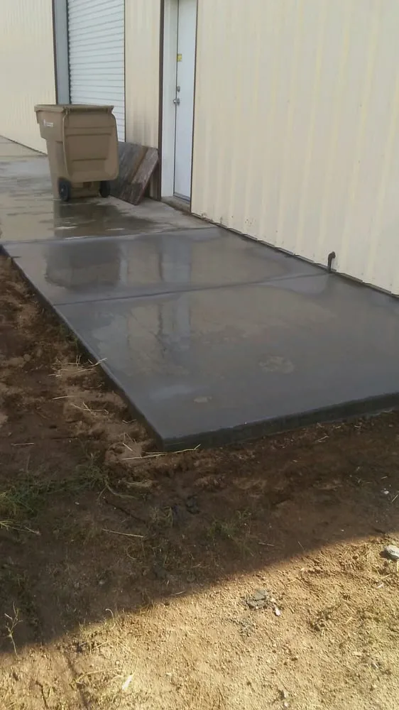 Professional garden landscaping in Hesperia, CA by RM Landscape