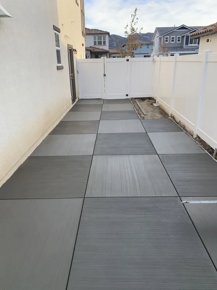 Expert yard maintenance for beautiful yards in Oxnard, CA by RM Landworks