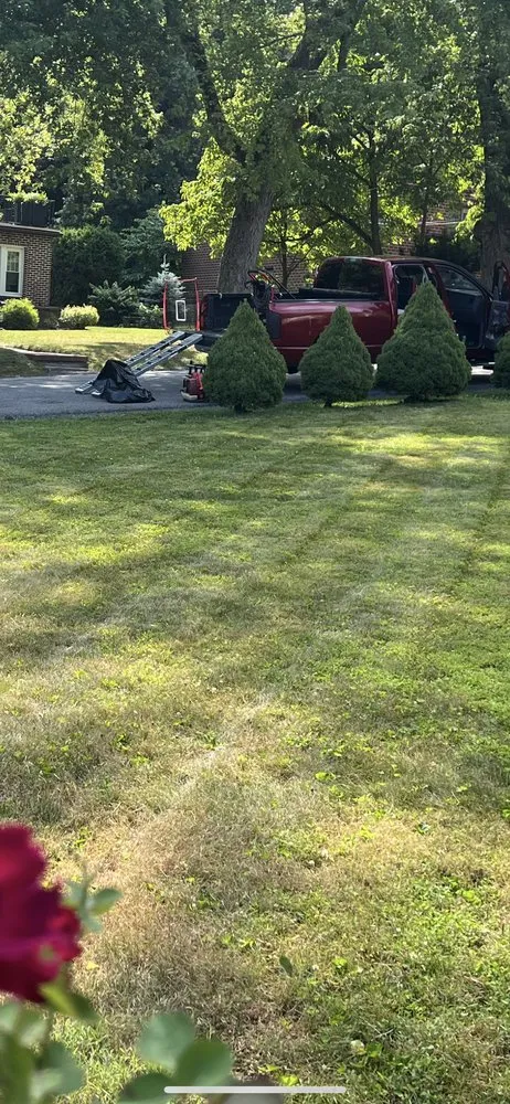 Local landscaping services experts serving White Plains, NY - R&M Mow and Go