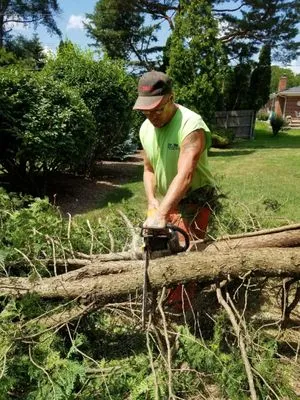 R&M Property Services Logo