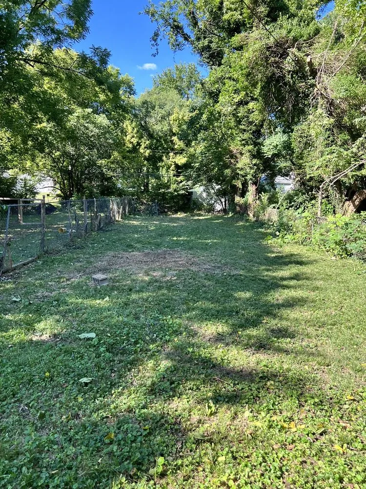 Trusted landscaping services experts serving Louisville, KY - Rm Tree & Stump Removal