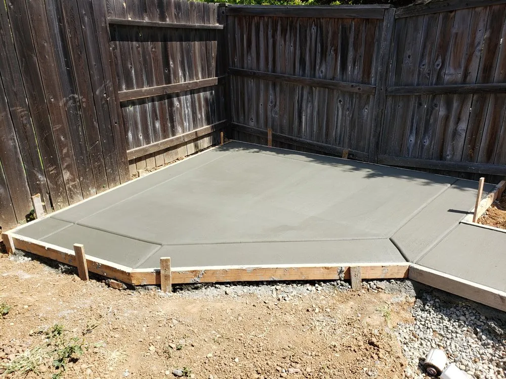 Professional yard cleanup service for homes across Rio Linda, CA - RMR Construction and Remodeling