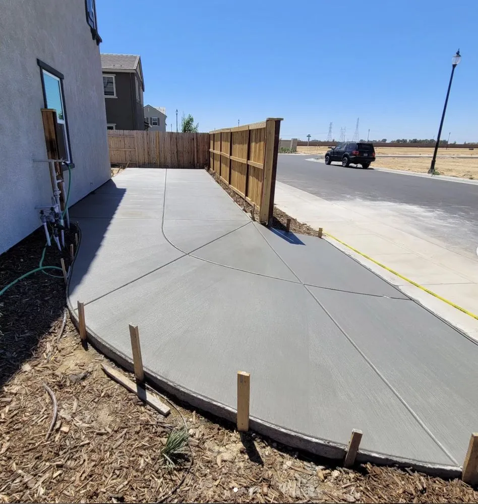 Affordable lawn mowing service in Rio Linda, CA by RMR Construction and Remodeling