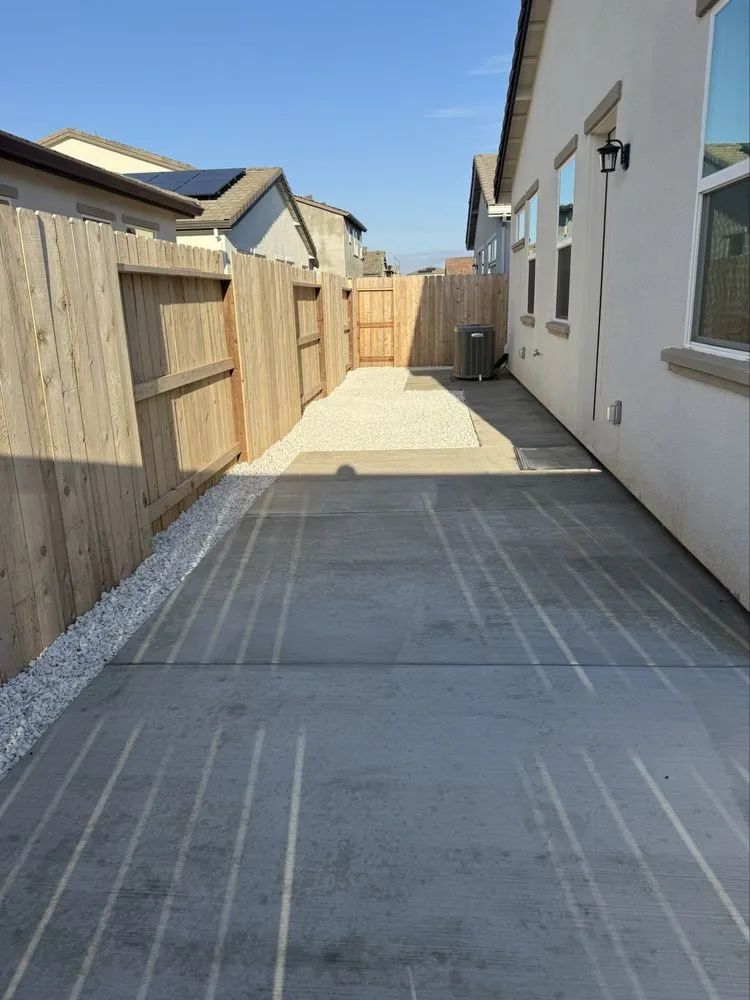 Reliable lawn mowing service in Rio Linda, CA - RMR Construction and Remodeling