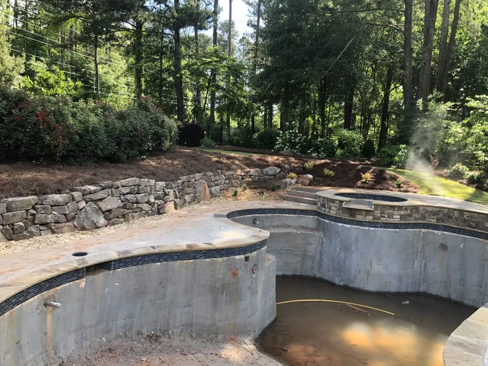 Local yard cleanup service for beautiful yards in Alpharetta, GA by R&N Landscaping