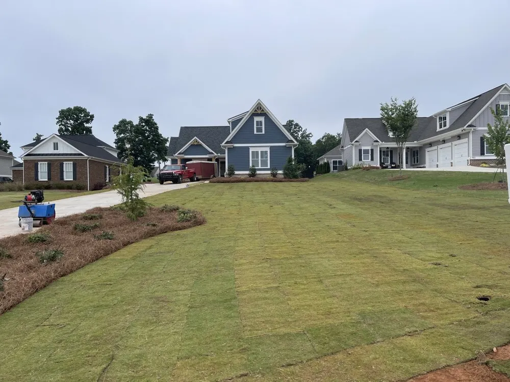 Professional yard cleanup service for beautiful yards across Alpharetta, GA - R&N Landscaping