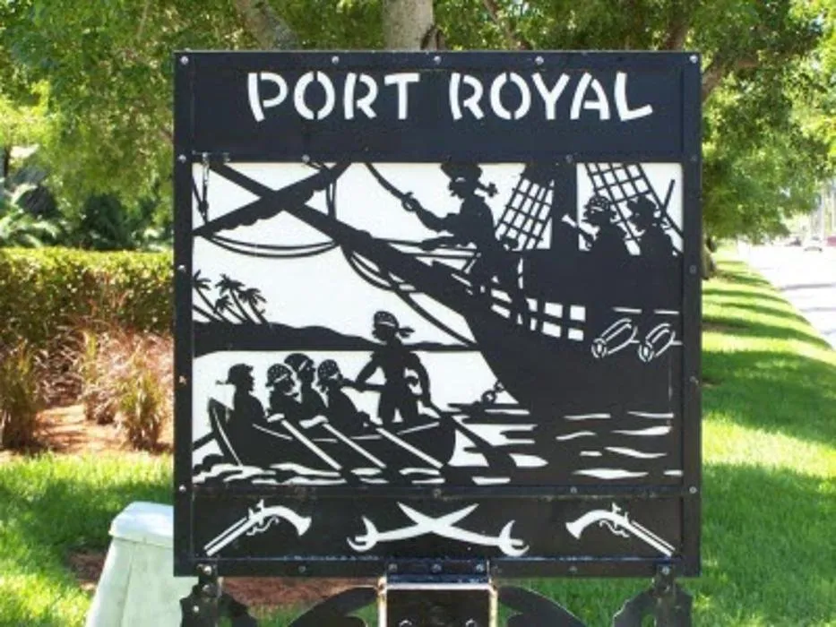 Custom lawn care service in Naples, FL - R&N Lawn Maintenance