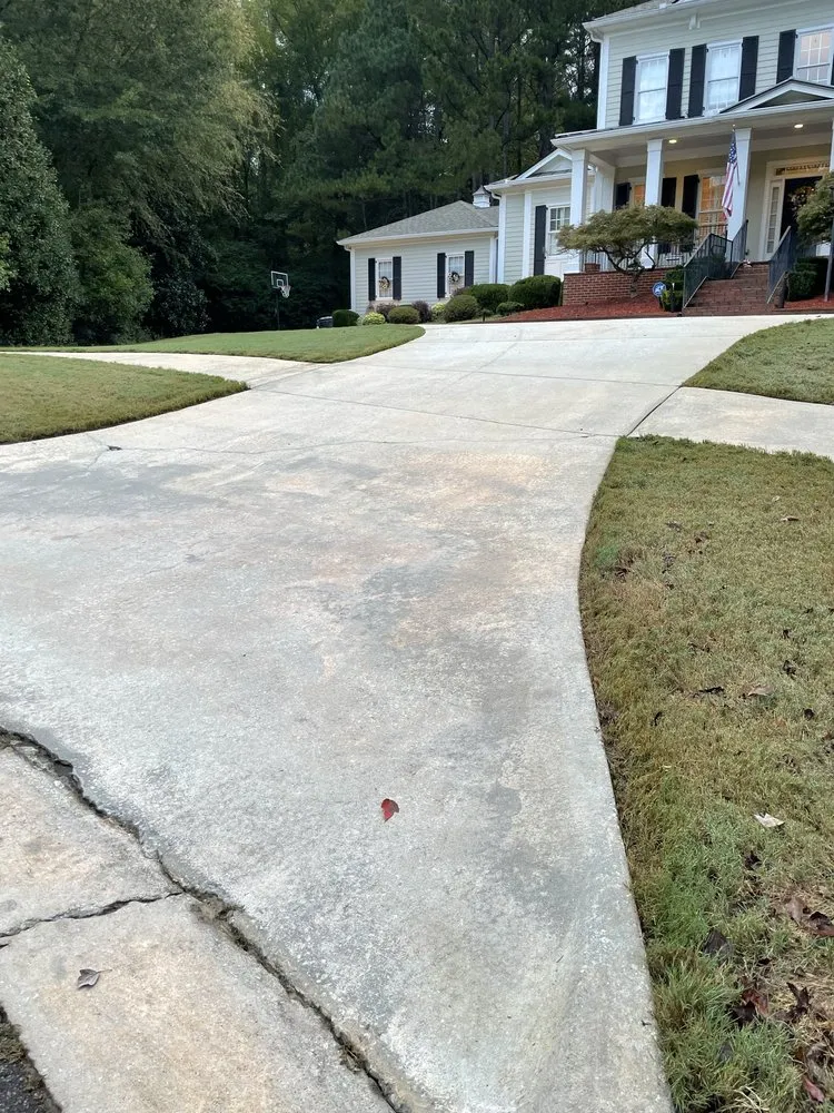 Custom lawn care service in Fayetteville, GA by RnB Services