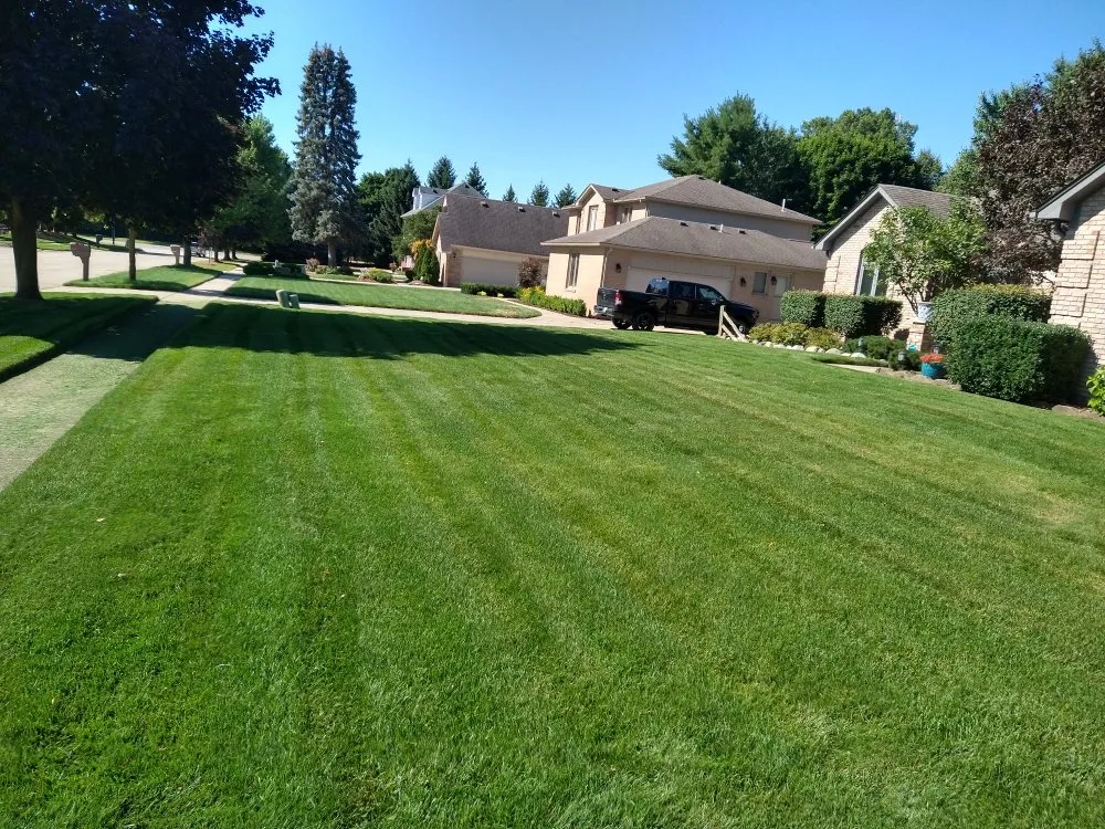 Reliable outdoor landscaping in Pontiac, MI by RNC Lawn care