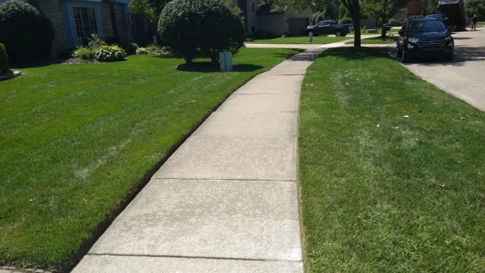 Custom lawn mowing service experts serving Pontiac, MI - RNC Lawn care