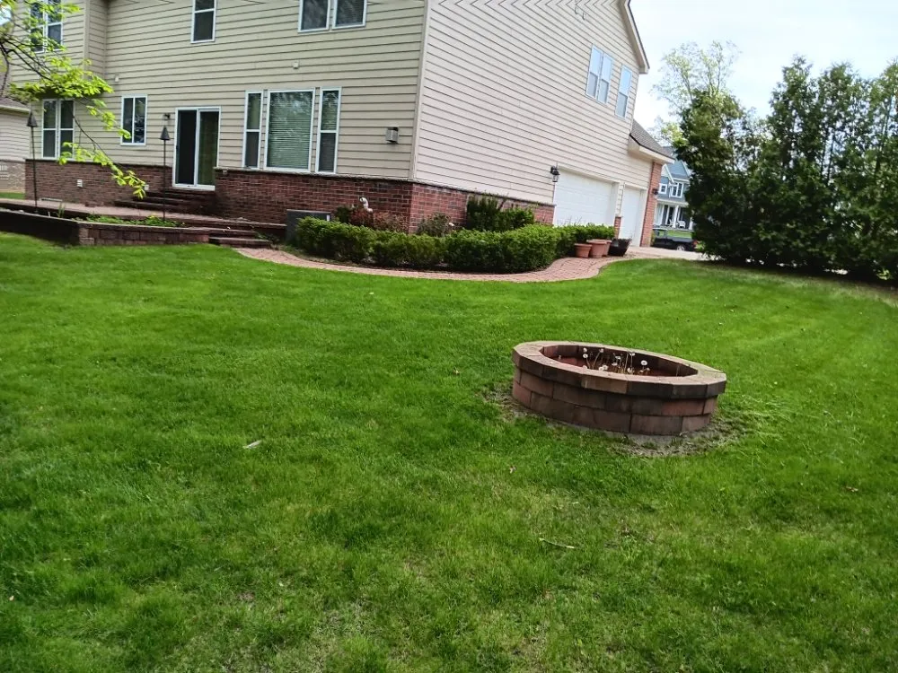 Expert residential landscaping in Pontiac, MI by RNC Lawn care