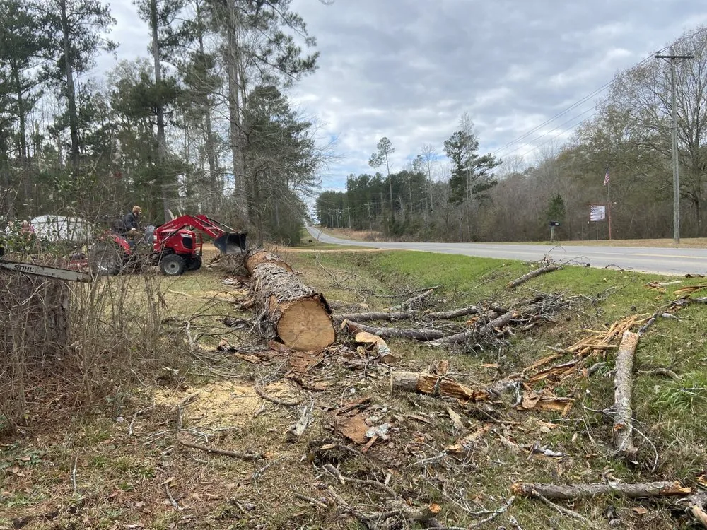 Expert yard maintenance experts serving Hattiesburg, MS - Rnr Outdoor Improvement