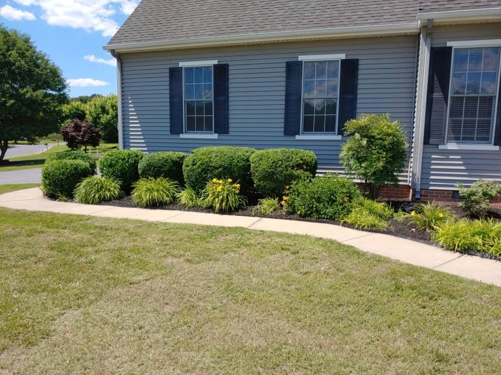 Affordable lawn mowing service for homes in Laurel, DE by RNW Lawn Care