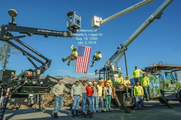 R.O. Landscape & Tree Service Logo