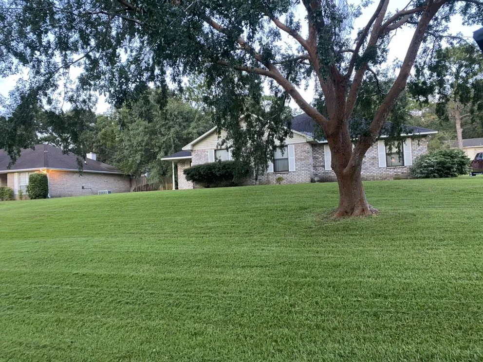 Trusted residential landscaping in Pensacola, FL by Ro Mow Lawn Service