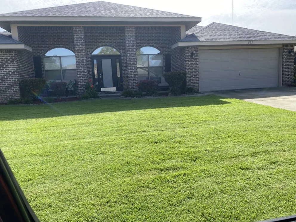 Top-rated outdoor landscaping experts serving Pensacola, FL - Ro Mow Lawn Service