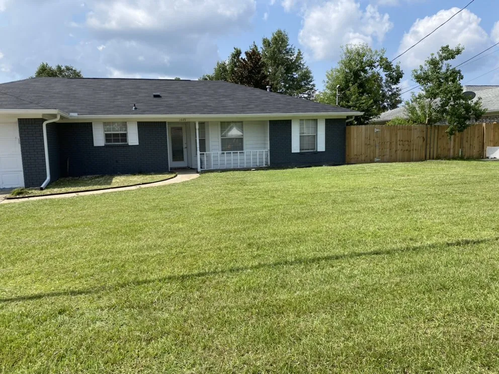 Professional yard maintenance with custom design in Pensacola, FL by Ro Mow Lawn Service