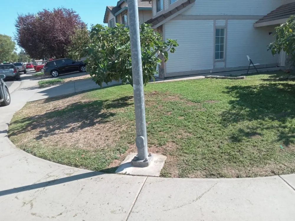 Top-rated landscape installation experts serving Sacramento, CA - Road Runnerz Lawn And Hauling Services